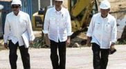 Jokowi didampingi Menteri PUPR saat meninjau salah proyek infrastuktur