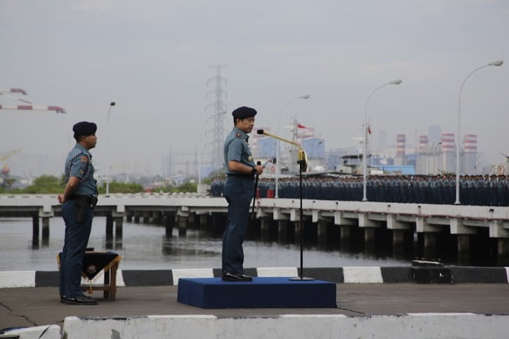 Panglima Komando Armada I (Pangkoarmada I) Laksamana Muda TNI Arsyad Abdullah saat memimpin Apel Khusus di Dermaga Sunda Komplek Satuan Koarmada I Pondok Dayung, Kamis (14/7/22)