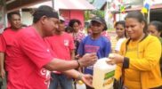 Syukur HUT RI Ke 77, PSI Kabupaten Bursel Bagi Minyak Tanah Gratis Untuk Rakyat